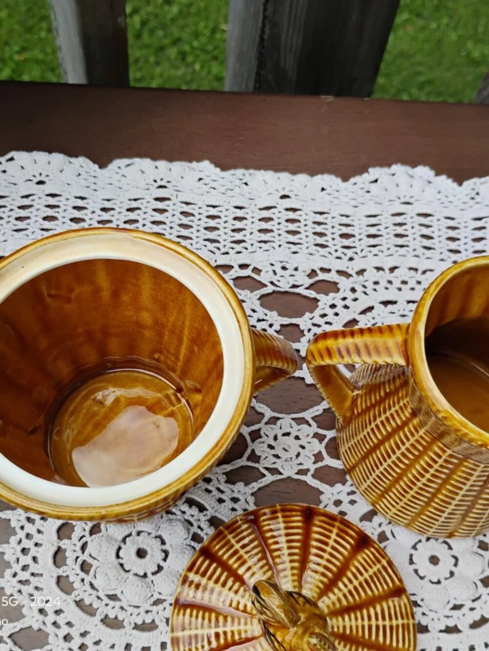 vintage ceramic lidded sugar bowl and creamer basket weave design with chicken